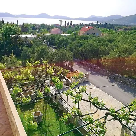 Apartman Apartment Kola - Two Bedroom Apartment With Balcony And Sea View 2 *