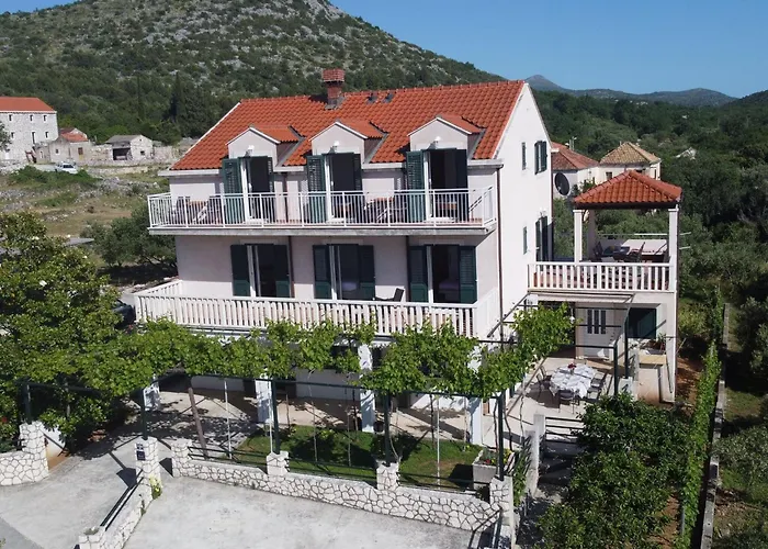 Kola - Two Bedroom With Balcony And Sea View 2 아파트