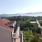 Kola - Two Bedroom With Balcony And Sea View 2 Banići