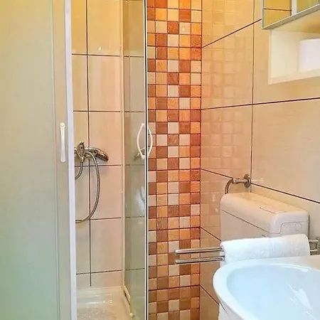 Apartment Kola - Two Bedroom Apartment With Balcony And Sea View 2 Banici