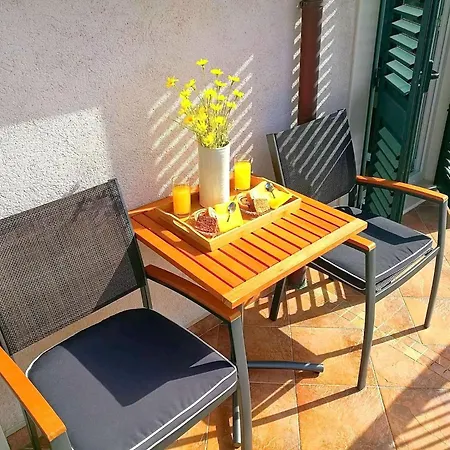 Apartment Kola - Two Bedroom Apartment With Balcony And Sea View 2 Banici